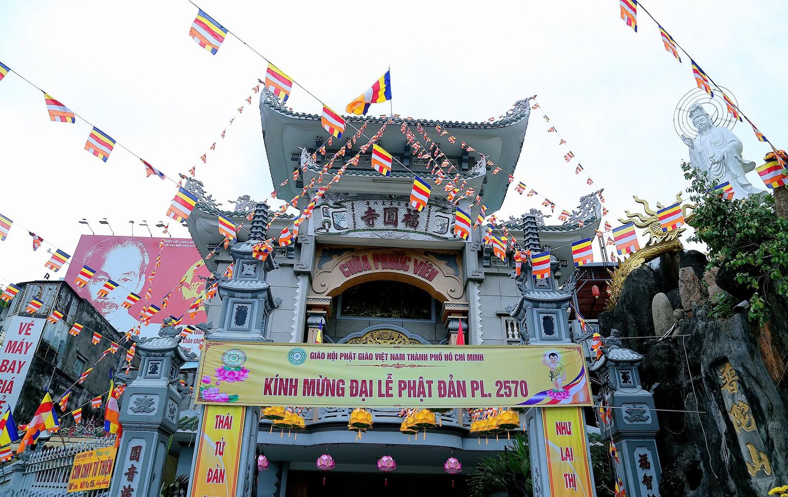Trao quà đến bà con Hội người khiếm thị