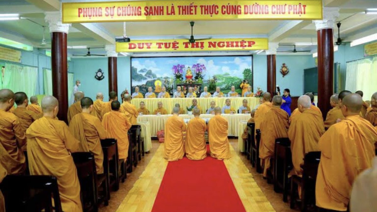 Chùa Phước Viên cúng dường trường hạ